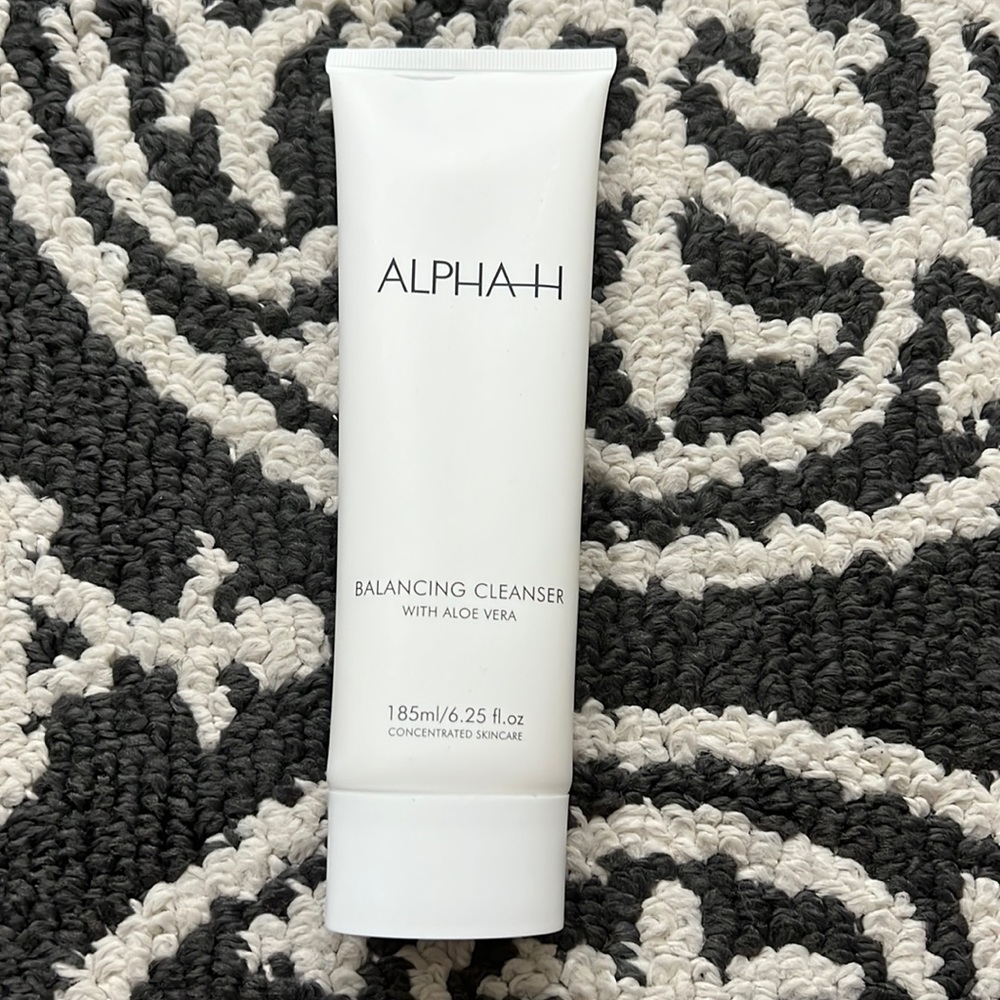 ALPHAH Balancing Cleanser